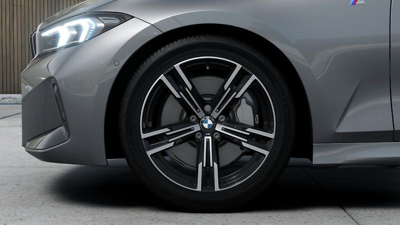 BMW Řada 3 320d xDrive Sedan - fotka 8 z 14