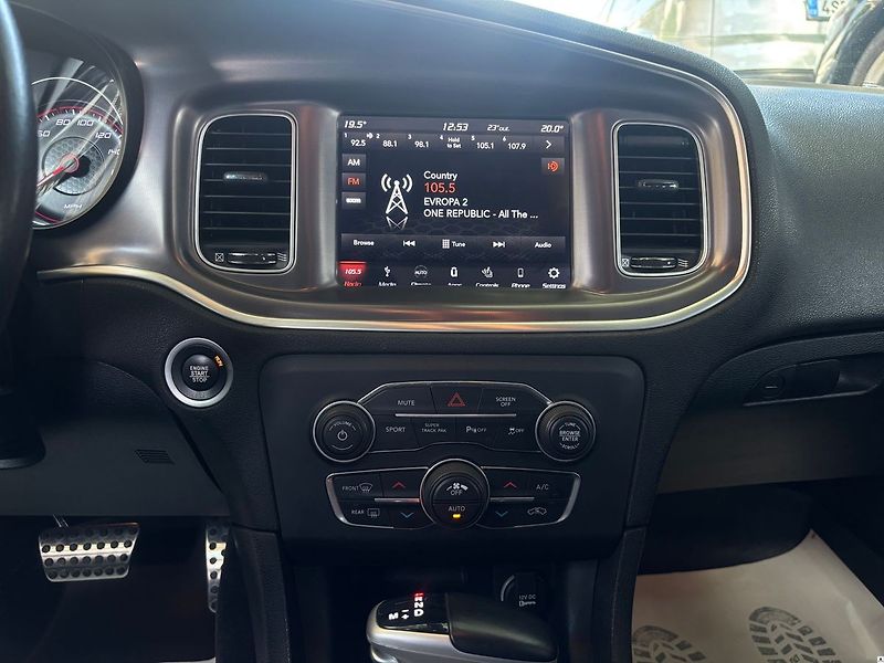 Dodge Charger 6.4-392/2019/Scat Pack.DPH.ZÁR - fotka 27 z 51