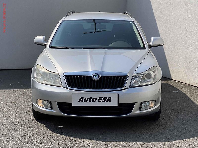 Škoda Octavia (2009) 1.4 TSI, AC, temp - fotka 2 z 16