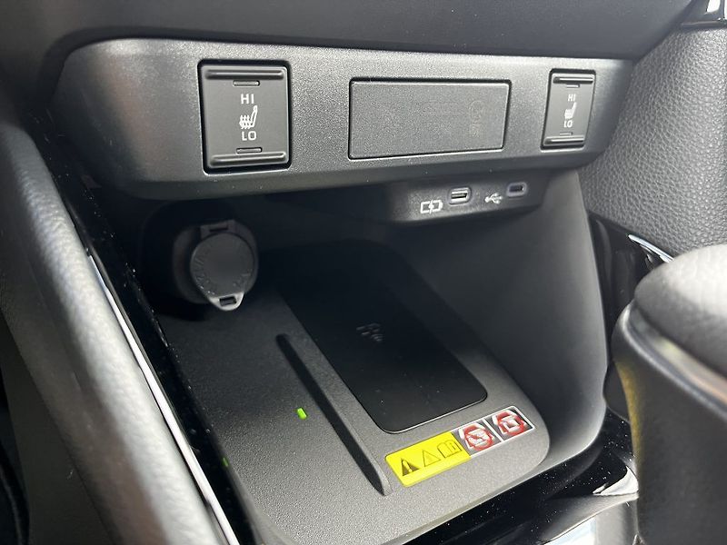 Toyota Yaris 1.5 Hybrid Style ODBĚR ihned - fotka 20 z 29