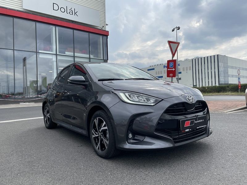 Toyota Yaris 1.5 Hybrid Style ODBĚR ihned - fotka 1 z 27
