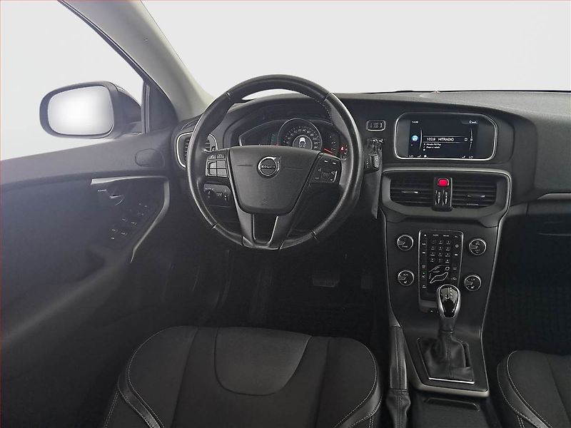 Volvo V40 (2016) 2.0 D2, Automat, Serv.kniha - fotka 7 z 17
