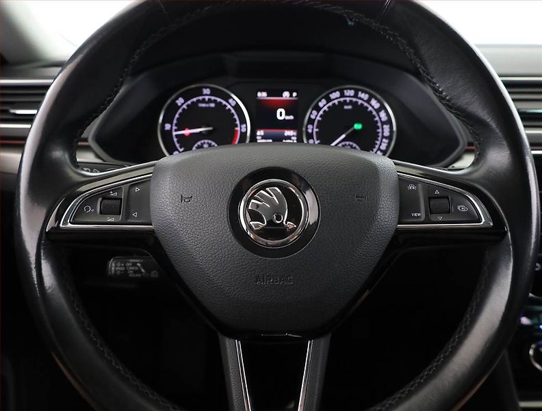 Škoda Superb (2018) Style 2.0 TDI, Automat - fotka 8 z 17