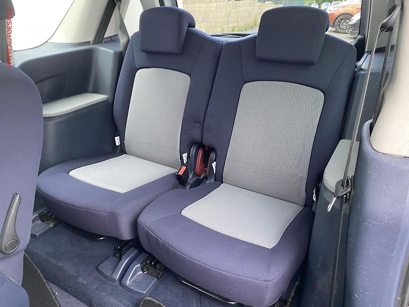 Peugeot 1007 (2006) 1.4i, AC - fotka 10 z 16