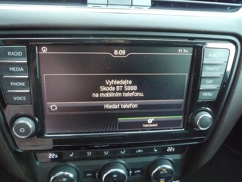 Škoda Octavia (2015) Combi 2,0TDi 110kW 4x4 L&K - fotka 14 z 25