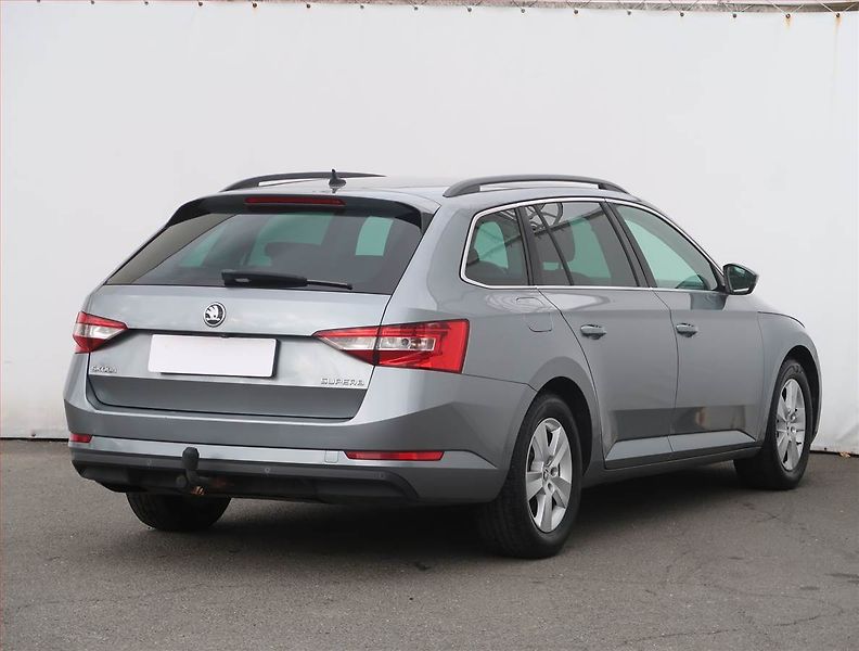 Škoda Superb (2015) Ambition 2.0 TDI, Serv.kniha - fotka 5 z 23