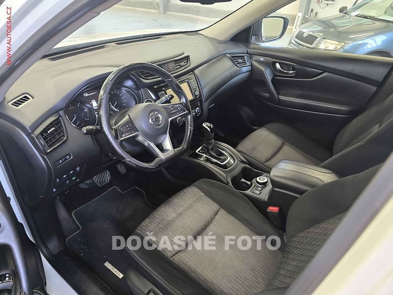 Nissan X-Trail (2018) 2.0dci, ČR - fotka 3 z 3