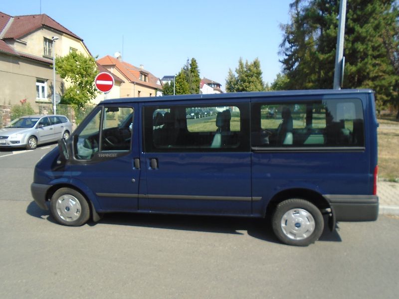 Ford Transit (2011) 2.2 TDCi L2H1 9 míst 5 dveří - fotka 7 z 30
