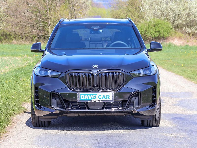 BMW X5 3,0 xDrive 30d  Mpacket - fotka 2 z 45