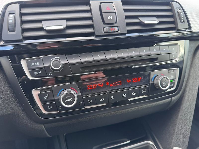 BMW Řada 4 (2016) 420D 2,0 135KW XDRIVE MPACKET - fotka 25 z 50