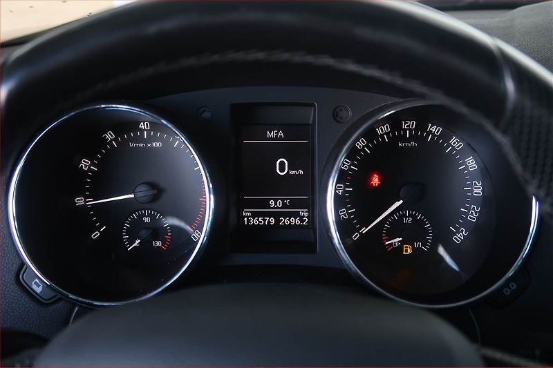 Škoda Yeti (2016) 1.2 TSI, Automat, Bi-Xenony - fotka 11 z 17
