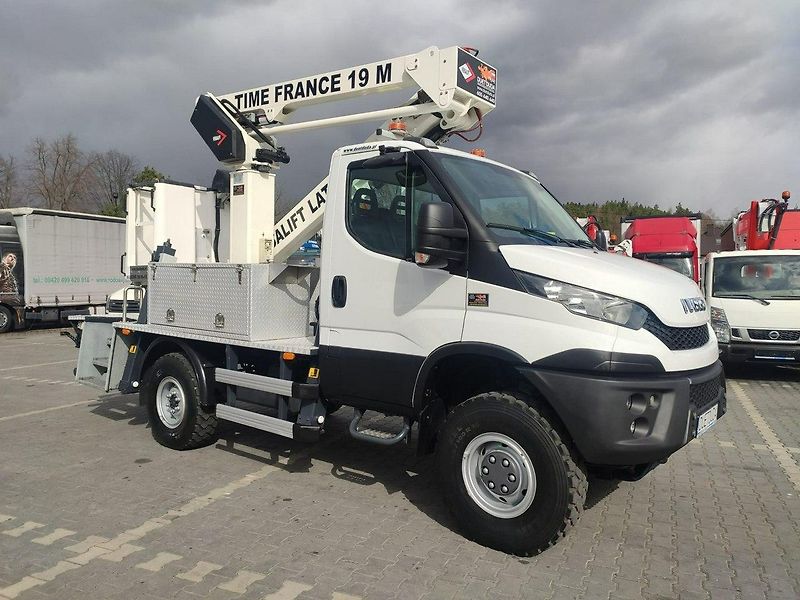 Iveco Daily 55S17W 4x4 MONT. PLOŠINA - fotka 3 z 9