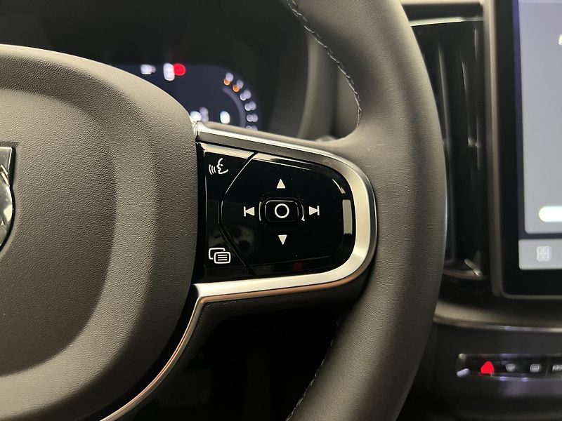 Volvo XC60 (2026) B5 AWD BLACK EDITION PLUS AUT - fotka 21 z 45