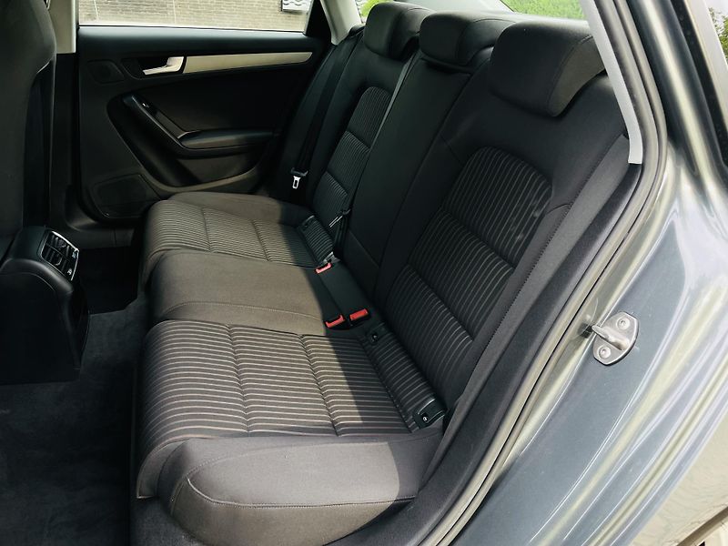 Audi A4 3.0TDI QUATTRO VÝHŘEV SERVISKA - fotka 26 z 41
