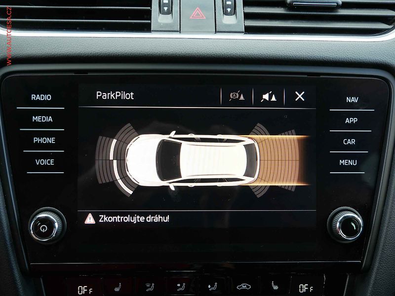 Škoda Octavia (2017) 2.0 TDi 4x4, ČR, Style, DSG - fotka 21 z 24