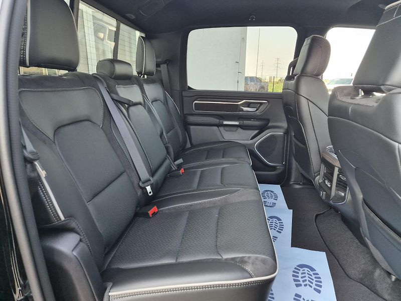 Dodge RAM (2025) 1500 Laramie Sport 3.0l - fotka 15 z 17