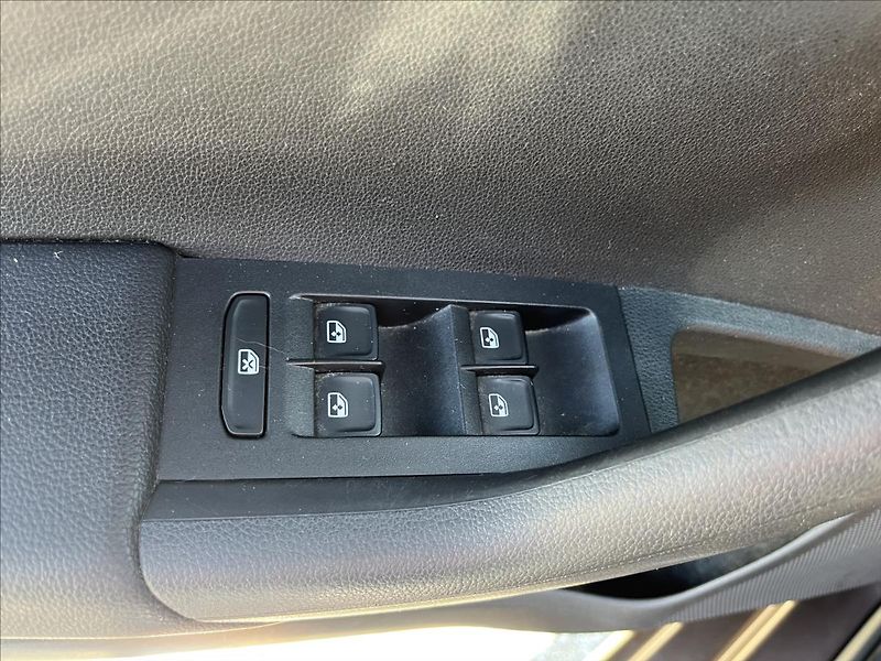 Škoda Octavia 2,0 TDi STYLE ROZVODY SERVIS - fotka 31 z 46
