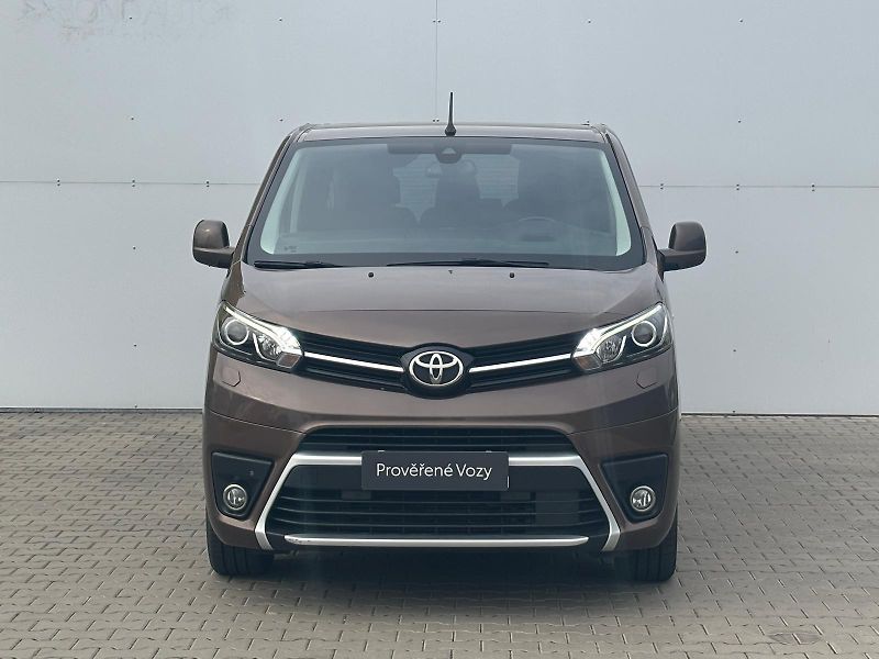 Toyota ProAce Verso 2,0 D-4D L2 AT - fotka 4 z 26