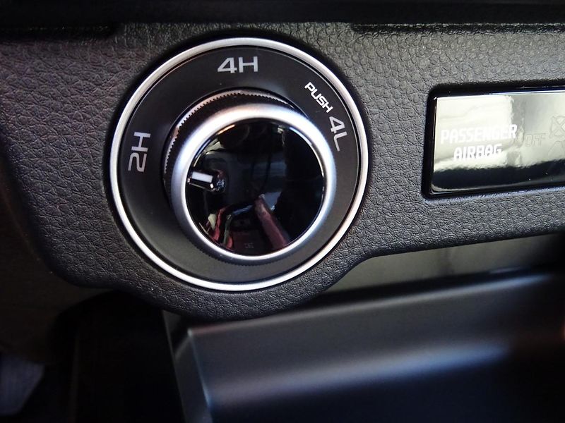 Isuzu D-Max V-Cross 1.9L 163K 4x4 6st. A/T - fotka 36 z 50