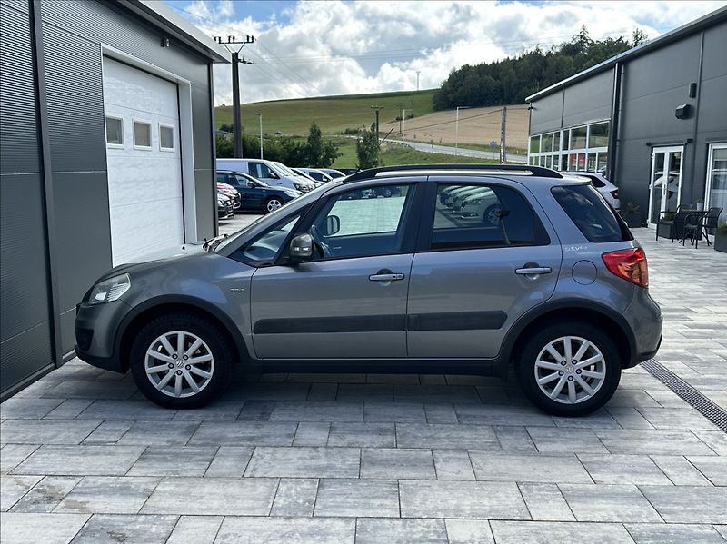Suzuki SX4 2,0 DDiS 135PS  Style 4x4 - fotka 11 z 51