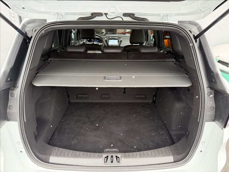 Ford Kuga 2,0 TDCi 132kW ST-line AT AWD - fotka 25 z 31
