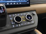 Land Rover Defender 110 D300 X-DYNAMIC HSE AWD CZ - náhled 28