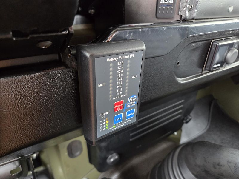 Land Rover Defender TDi HOBSON Military - RENOVACE - fotka 9 z 44