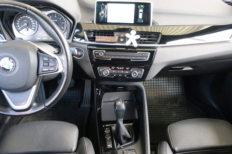 BMW X1 (2017) 2.0 xDrive25d SPORT LINE - fotka 22 z 48