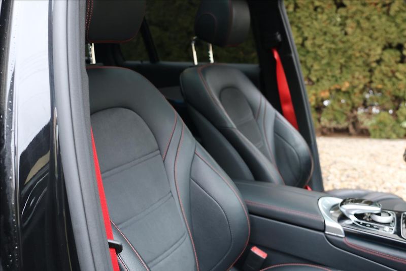 Mercedes-Benz GLC 3,0 43 AMG, Automat, Tažné - fotka 47 z 61