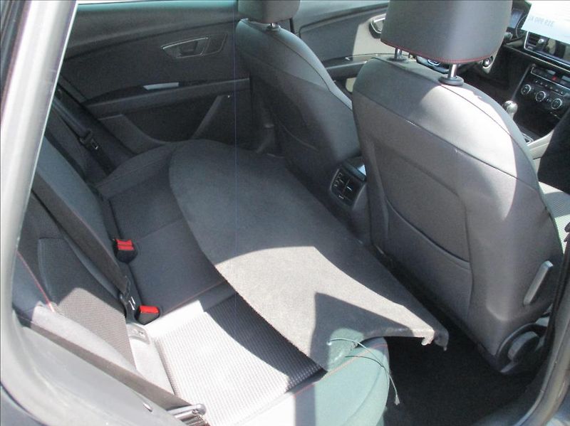 Seat Leon 1,5 TSI FR, digiklima,servis, - fotka 11 z 50