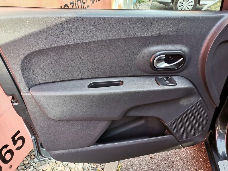 Dacia Lodgy (2018) 1.6i 75kw Kamera Tažné Klima - fotka 9 z 25