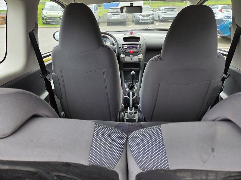 Peugeot 107 (2006) 1.0 i 68 MAN 5 - fotka 12 z 18