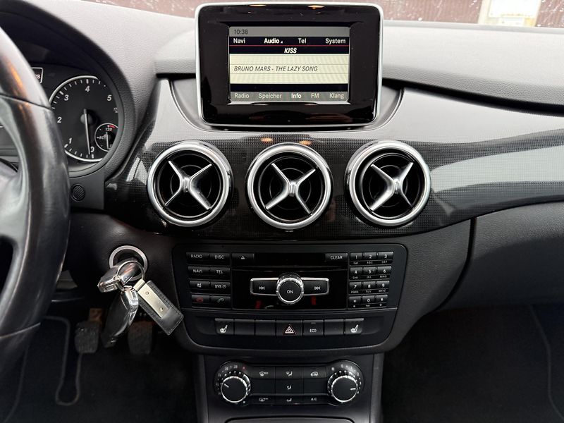 Mercedes-Benz Třídy B 180CDI TAŽNÉ - fotka 17 z 23