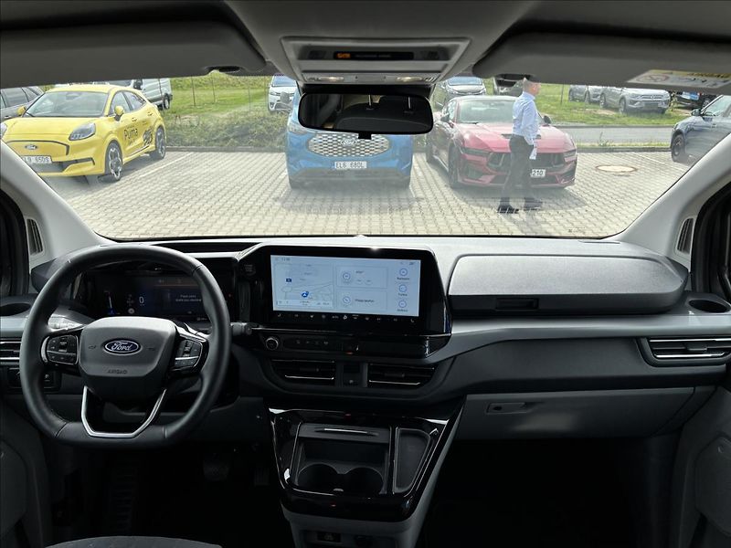 Ford Tourneo Custom 2,0 125kW L2 Titanium  DPH - fotka 16 z 44