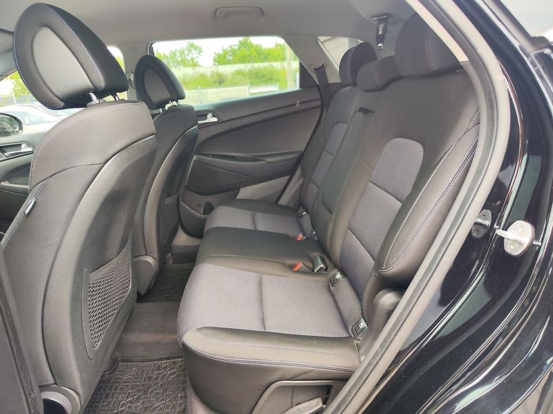 Hyundai Tucson 2.0 CRDI/100kW Style 4x4 - fotka 14 z 36