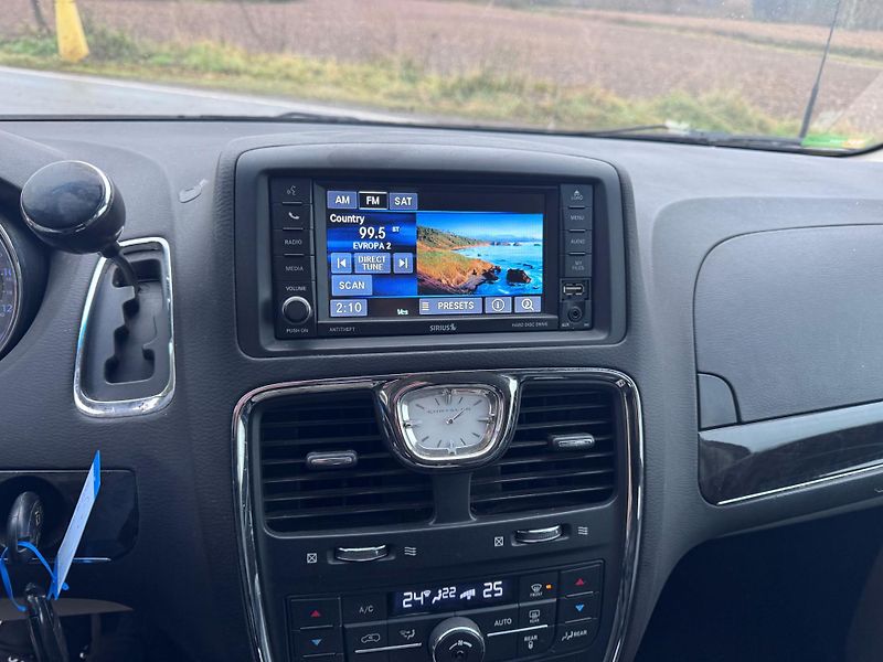 Chrysler Town & Country (2014) 3,6 RT Penta DVD 2014 - fotka 19 z 23
