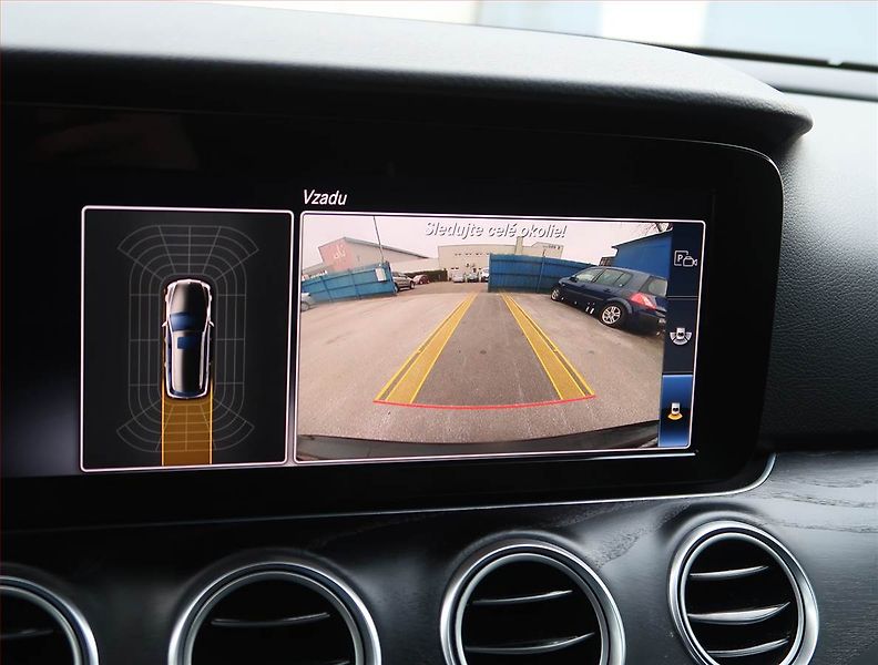 Mercedes-Benz Třídy E (2018) Avantgarde E 300 d - fotka 23 z 23