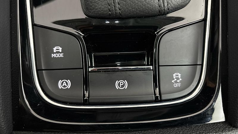 Škoda Karoq 2.0 TDI DSG Style - fotka 23 z 28