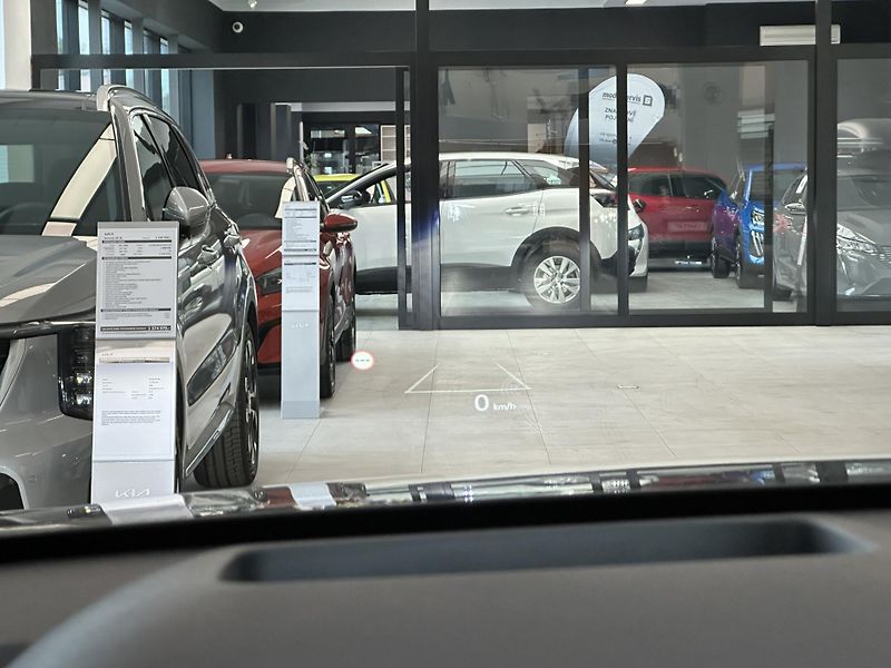 Kia Sorento 2,2 CRDi 4x4 8DCT TOP  - fotka 12 z 31