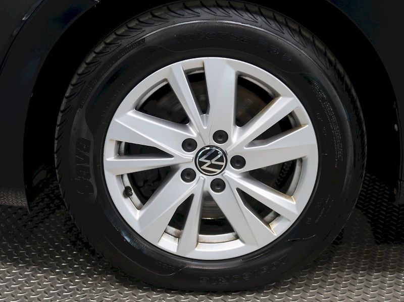 Volkswagen Touran (2023) HIGHLINE 2.0TDI 110KW DSG CZ - fotka 12 z 42