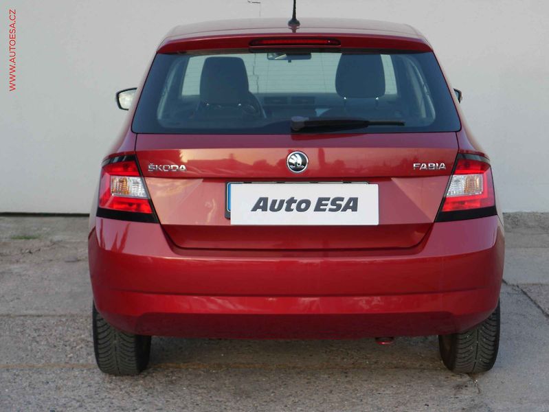 Škoda Fabia (2015) 1.2 TSi, ČR, AC - fotka 5 z 16
