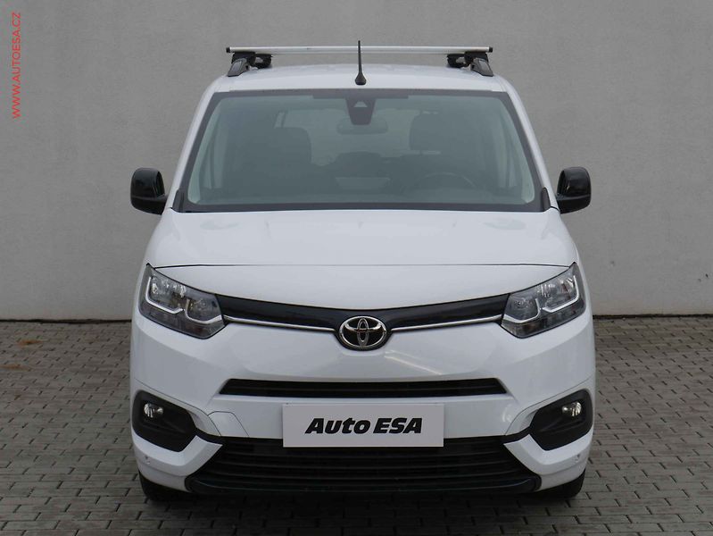 Toyota ProAce City Verso (2023) 1.2T, 1.maj,ČR, Family, AT - fotka 2 z 19