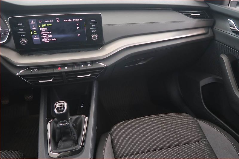 Škoda Octavia (2023) Ambition 2.0 TDI, ČR,1.maj - fotka 8 z 17