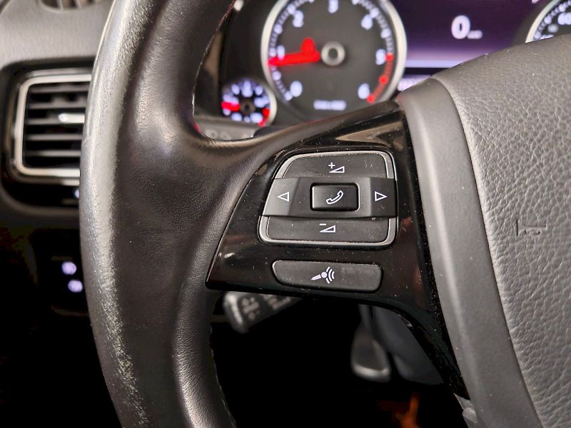 Volkswagen Touareg (2018) 3.0 TDI 193 kW DSG R-line - fotka 8 z 31