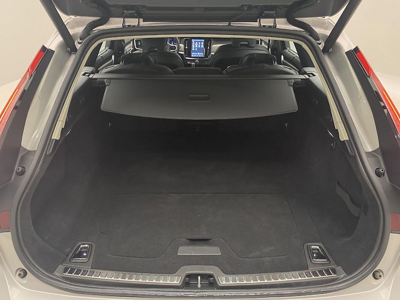 Volvo V90 T6 AWD RECHARGE BRIGHT PLUS - fotka 6 z 58