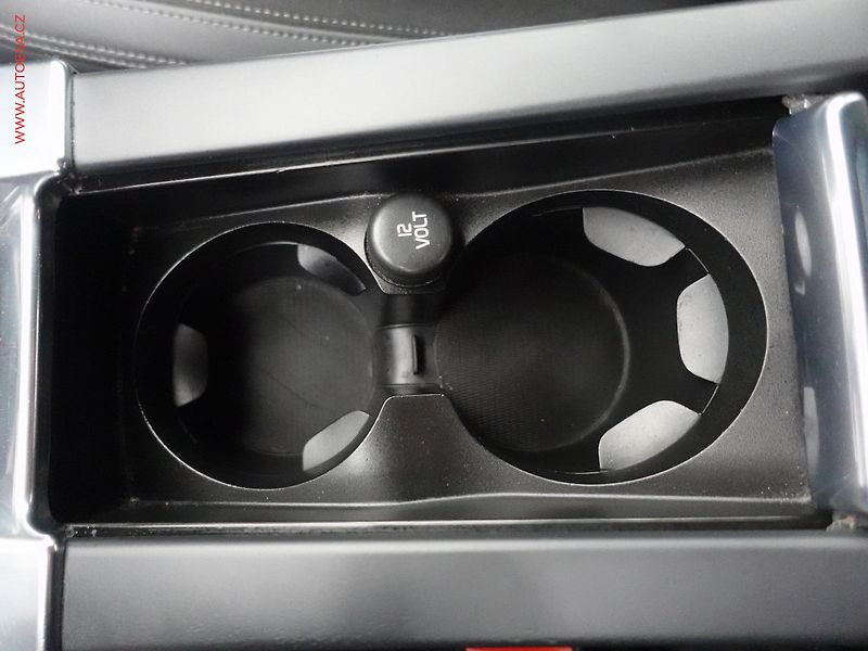 Volvo V60 (2014) 2.0 D, AT, tempo, park.asist - fotka 19 z 19