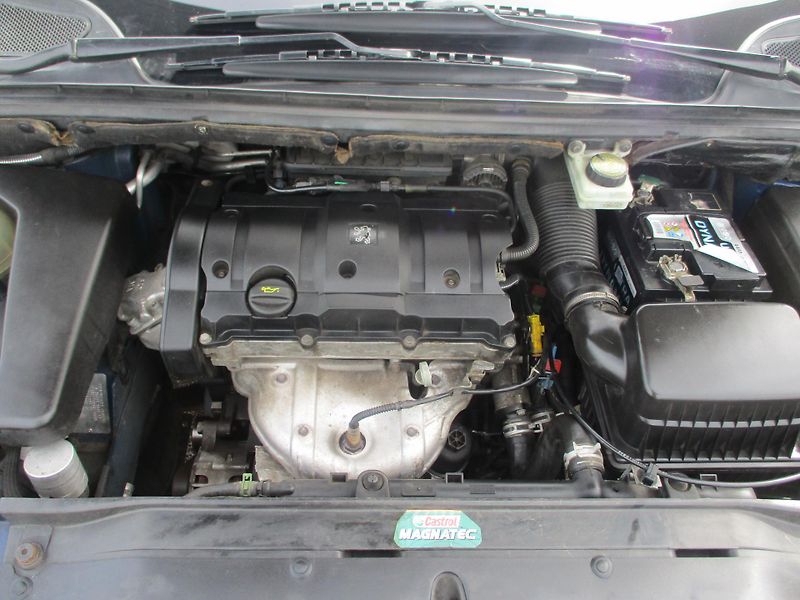 Peugeot 307 (2002) 1,6 servis doložen - fotka 11 z 11