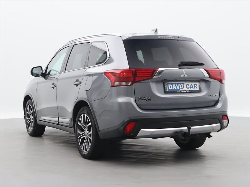Mitsubishi Outlander 2,0 MIVEC 110kW Intense 4WD - fotka 4 z 34