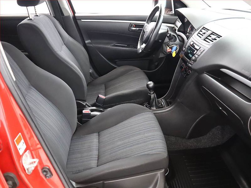 Suzuki Swift (2016) 1.2, 4X4, Tempomat - fotka 7 z 12