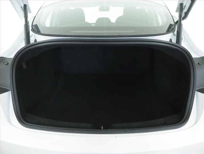 Tesla Model 3 (2023) Standard Range LFP, SoH 96% - fotka 14 z 22